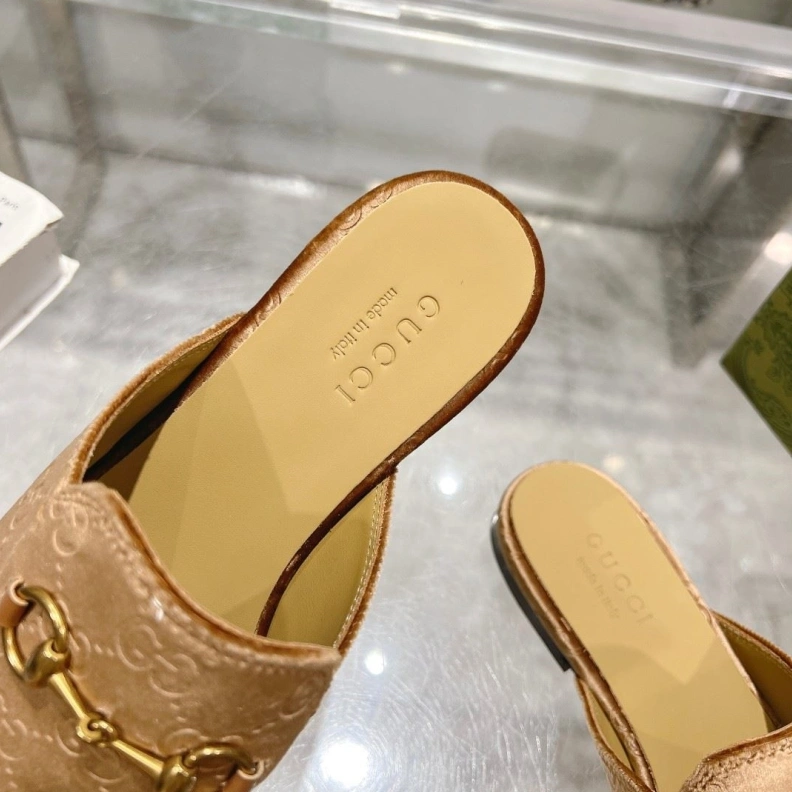 Unique Gxccx Slippers 157113