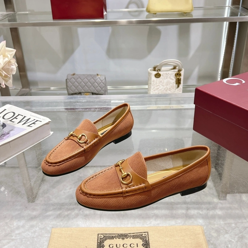 Stylish Gxccx Leather Shoes 157268