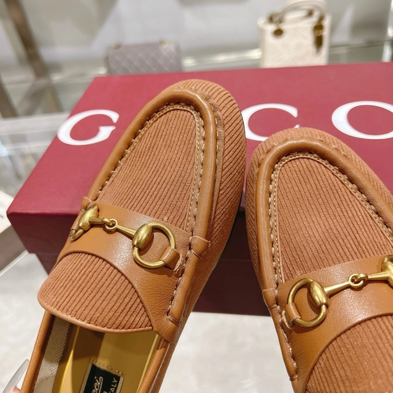 Stylish Gxccx Leather Shoes 157268