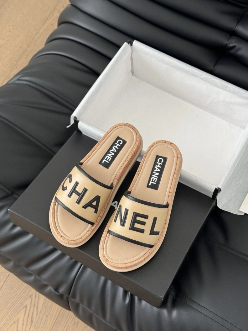 Comfortable Chxnxl Slippers 119046