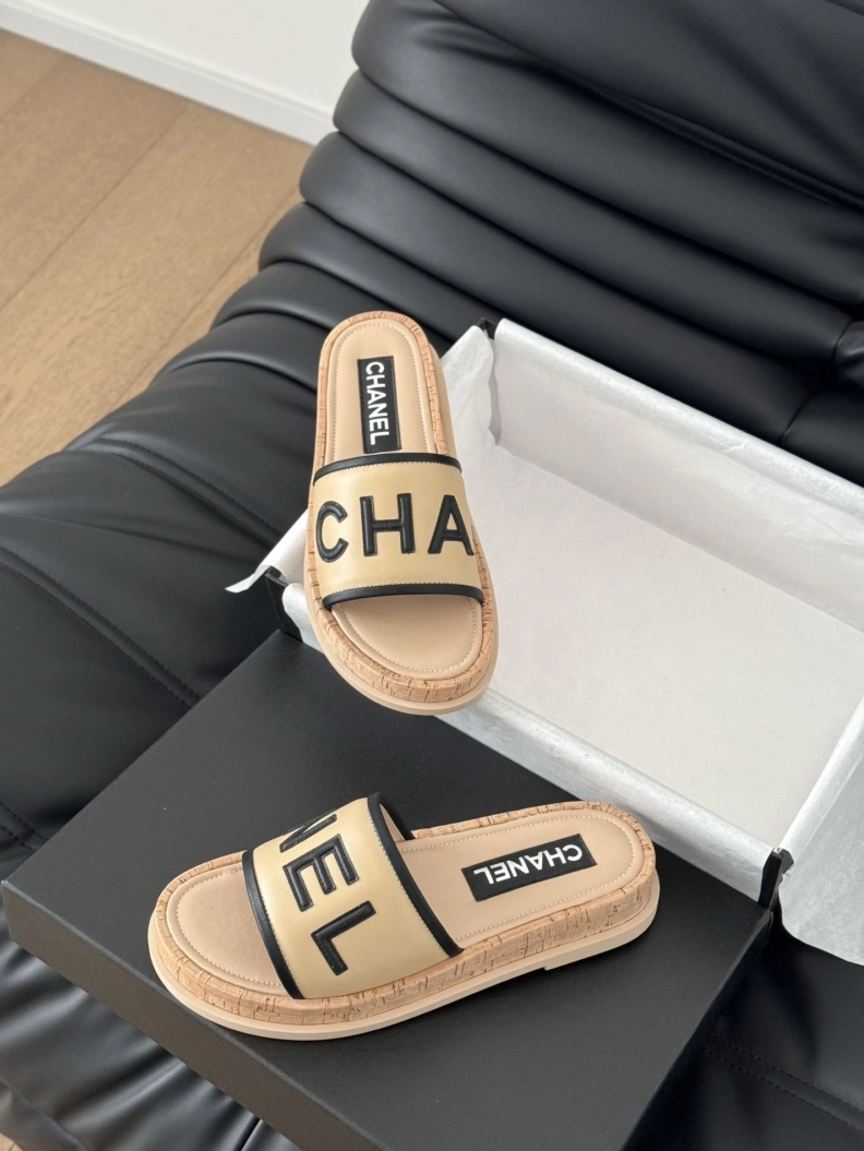 Comfortable Chxnxl Slippers 119046