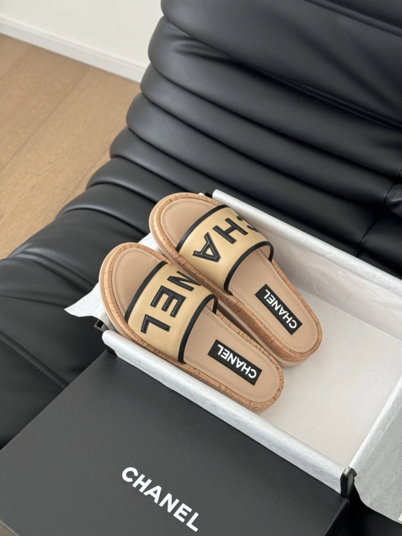 Comfortable Chxnxl Slippers 119046