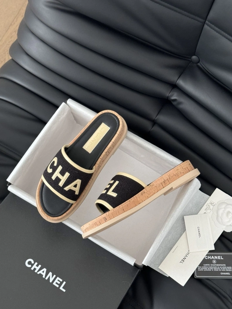 Comfortable Chxnxl Slippers 119044