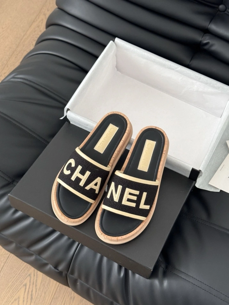 Comfortable Chxnxl Slippers 119044