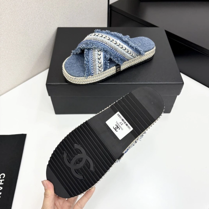 DailyWear Chxnxl Slippers 119041