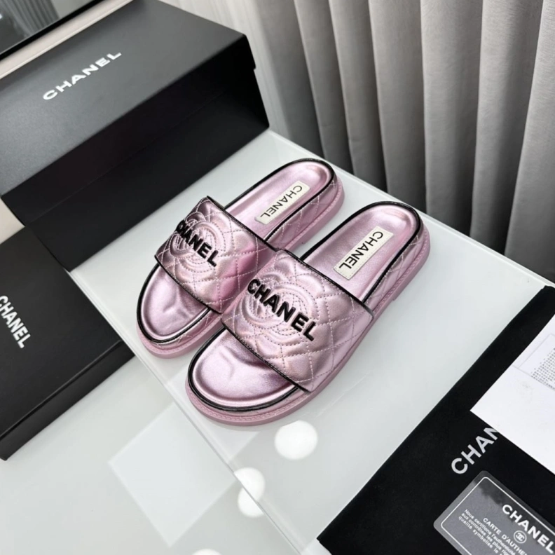 Trendy Chxnxl Slippers 119038