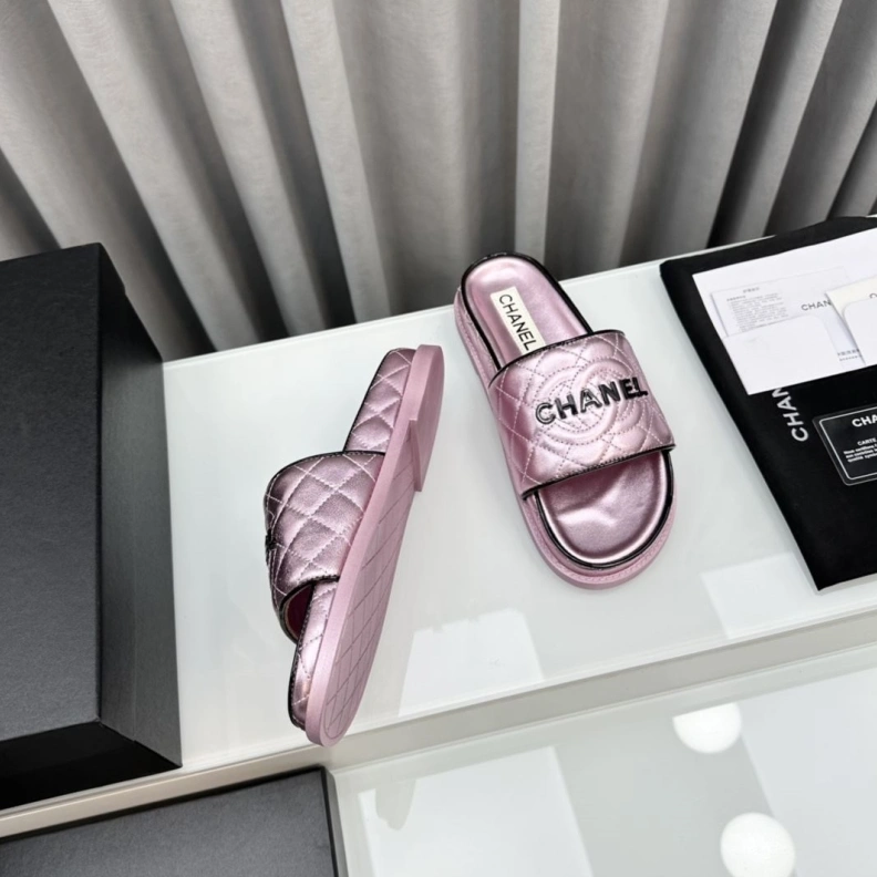 Trendy Chxnxl Slippers 119038