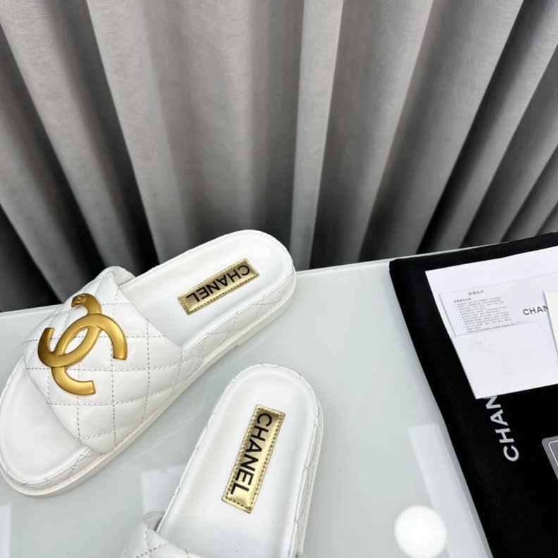 Comfortable Chxnxl Slippers 119037