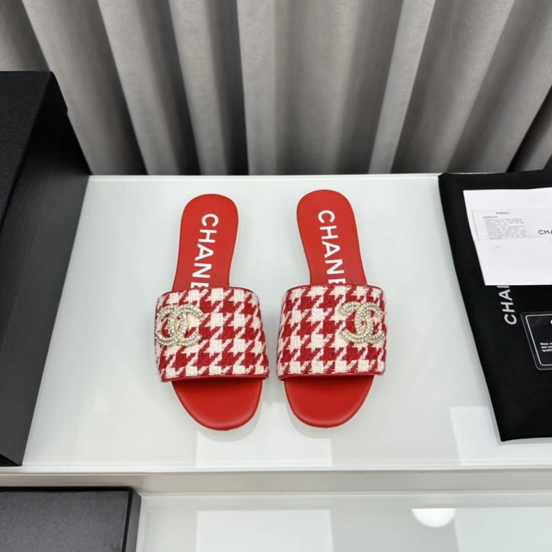 Breathable Chxnxl Slippers 119029