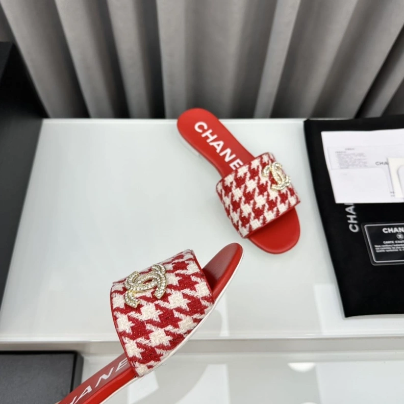 Breathable Chxnxl Slippers 119029