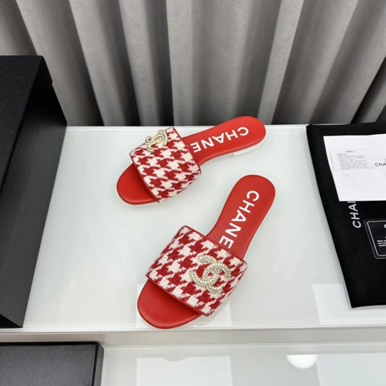 Breathable Chxnxl Slippers 119029