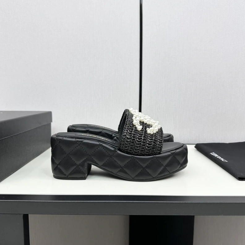 Chxnxl Slippers UrbanStyle 119024