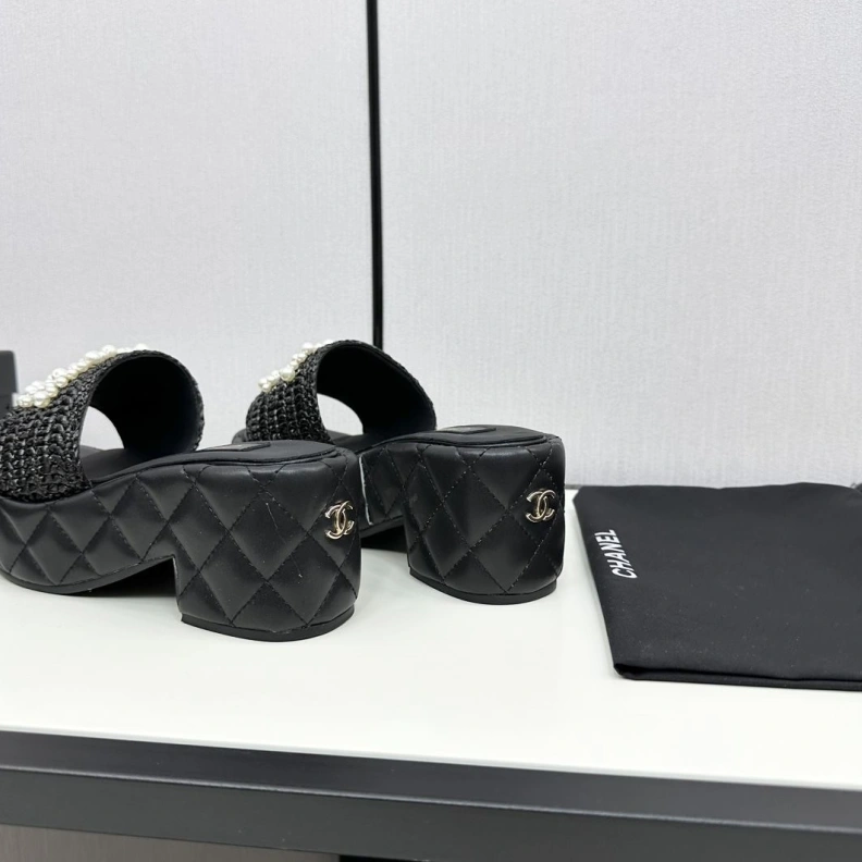 Chxnxl Slippers UrbanStyle 119024