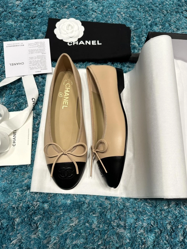 Unique Chxnxl Flat Shoes 119519