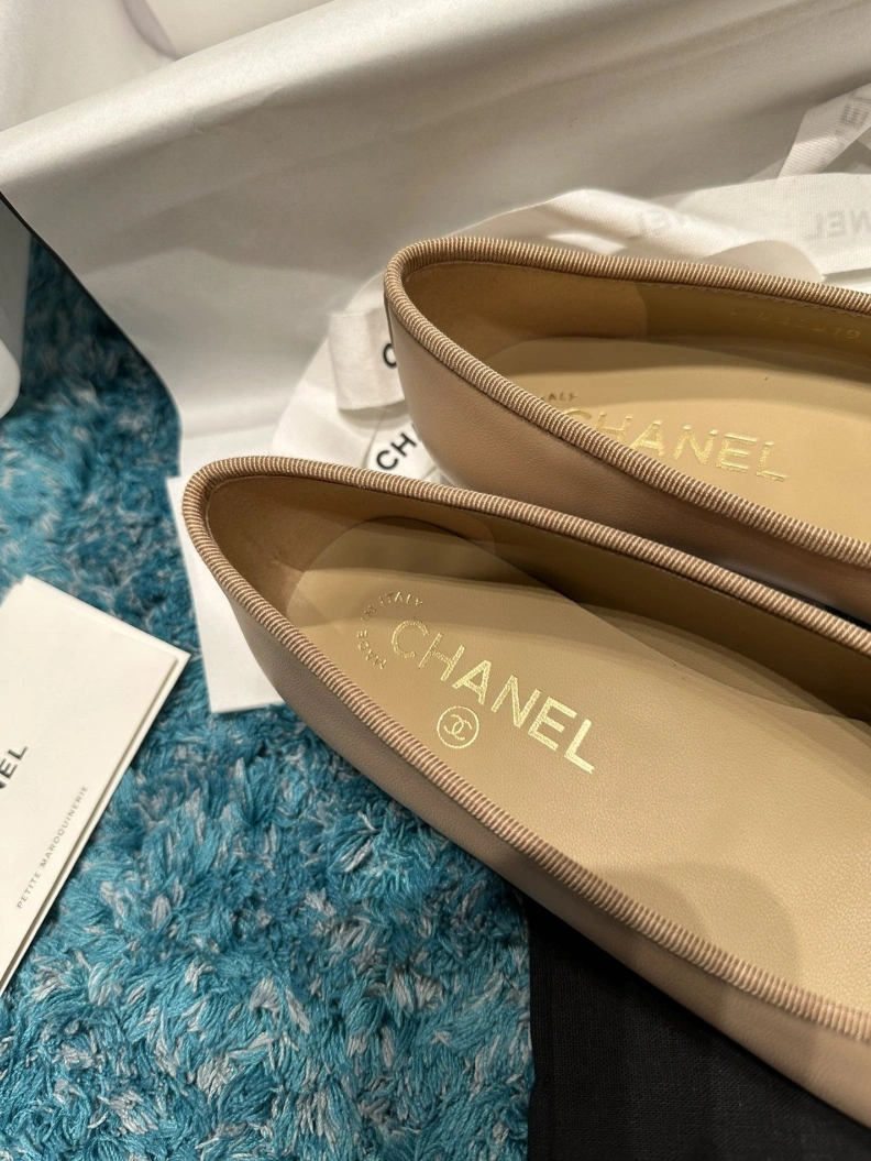 Unique Chxnxl Flat Shoes 119519