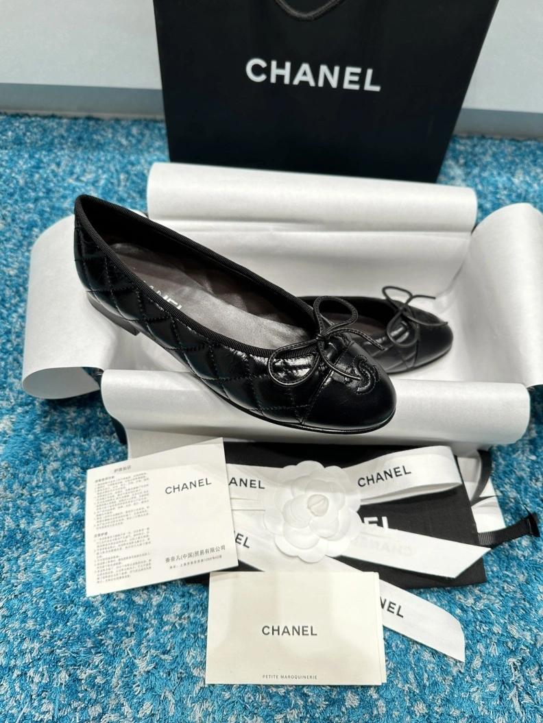 Compact Chxnxl Flat Shoes 119517