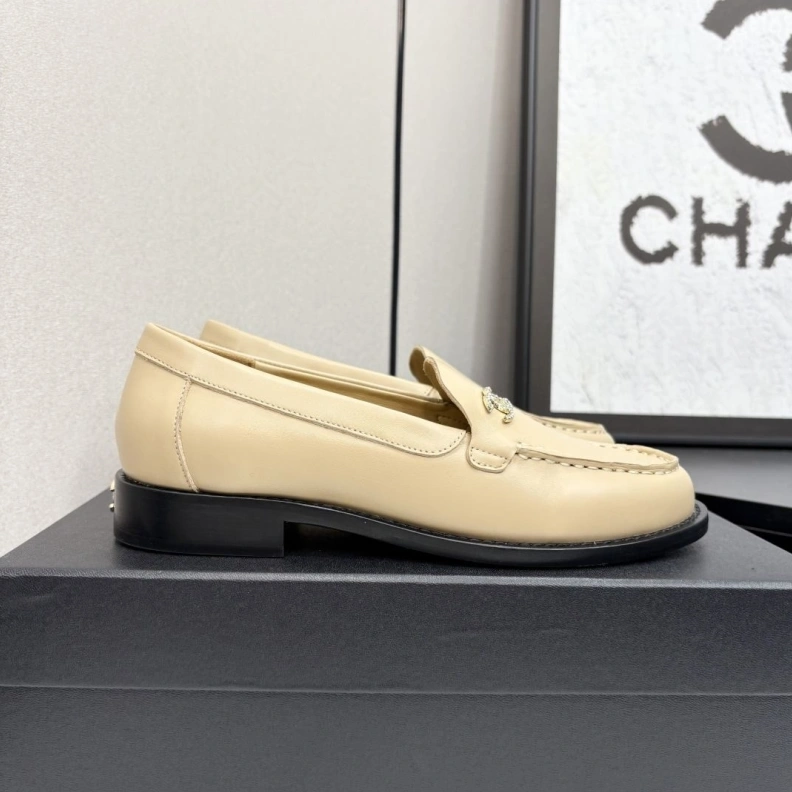 Bold Chxnxl Leather Shoes 119323