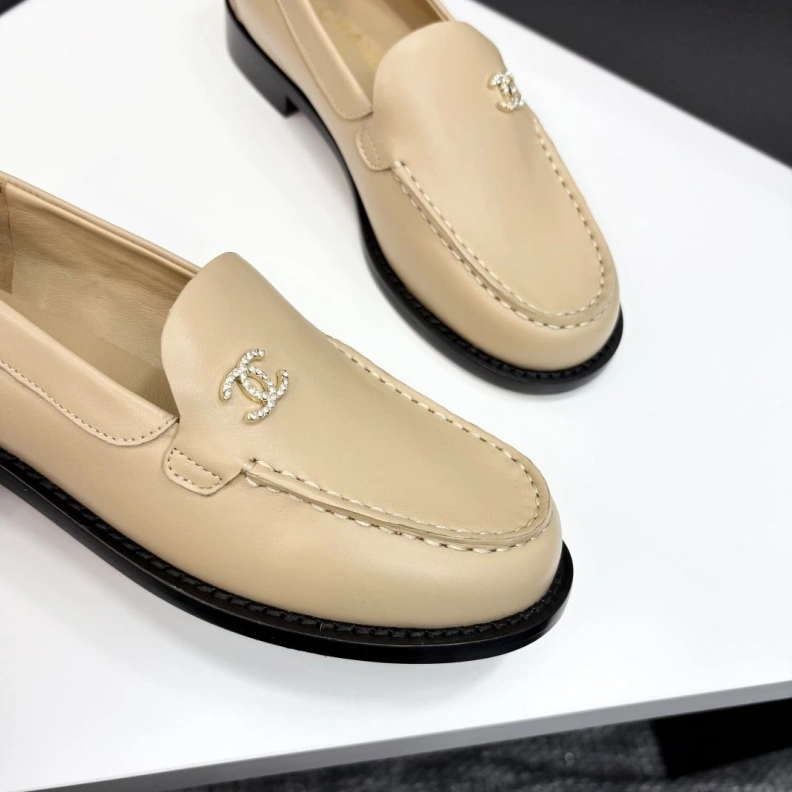 Bold Chxnxl Leather Shoes 119323