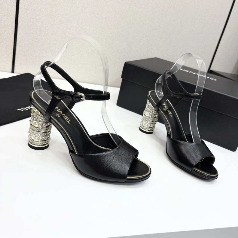 NewStyle Chxnxl Sandals 119259
