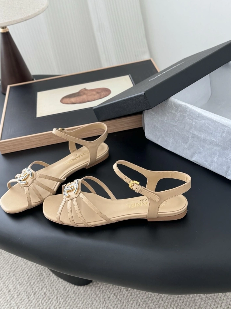 Trendsetting Chxnxl Sandals 119257