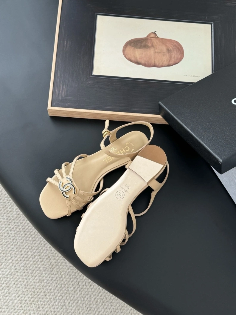 Trendsetting Chxnxl Sandals 119257