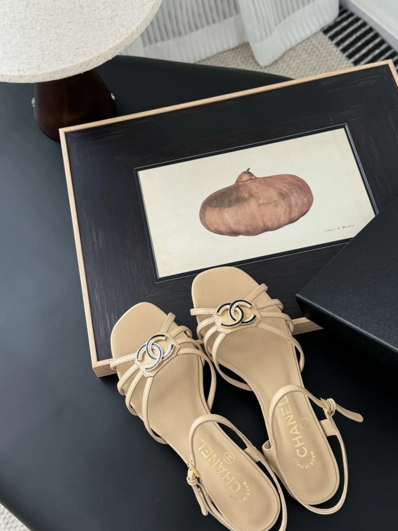 Trendsetting Chxnxl Sandals 119257