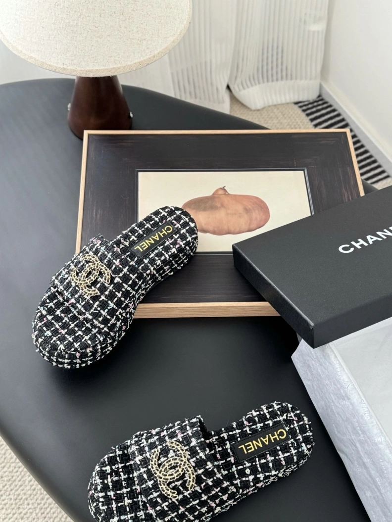 Affordable Chxnxl Slippers 119013