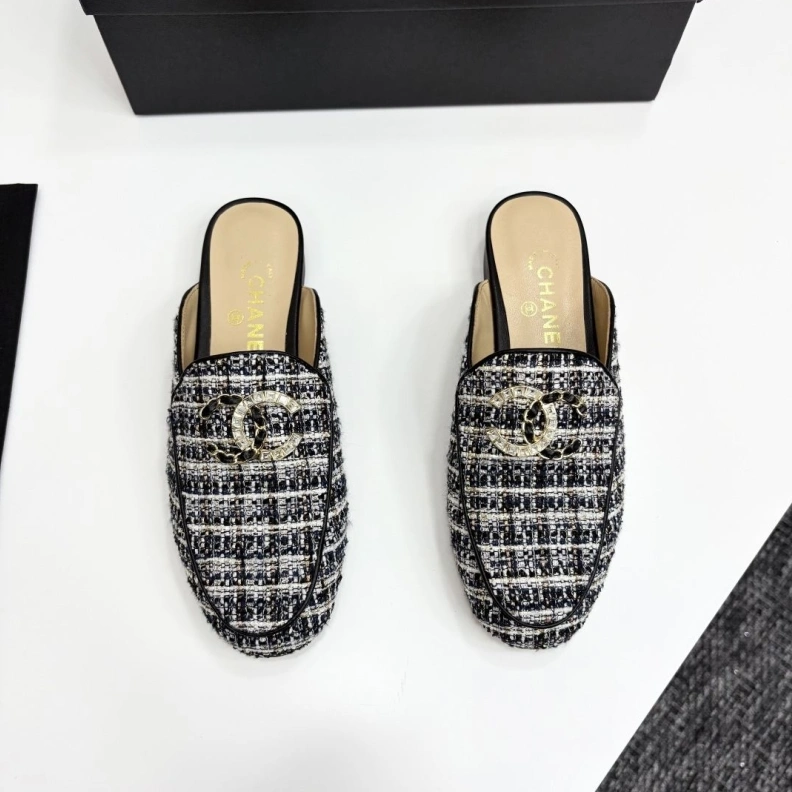 Breathable Chxnxl Slippers 119012