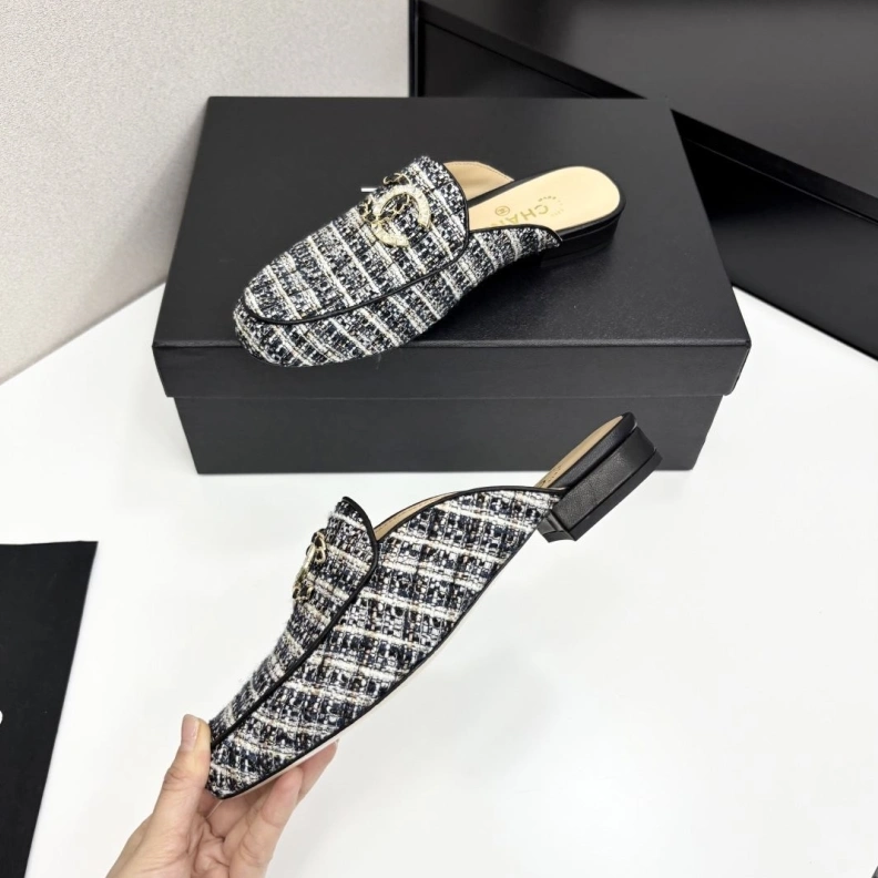 Breathable Chxnxl Slippers 119012