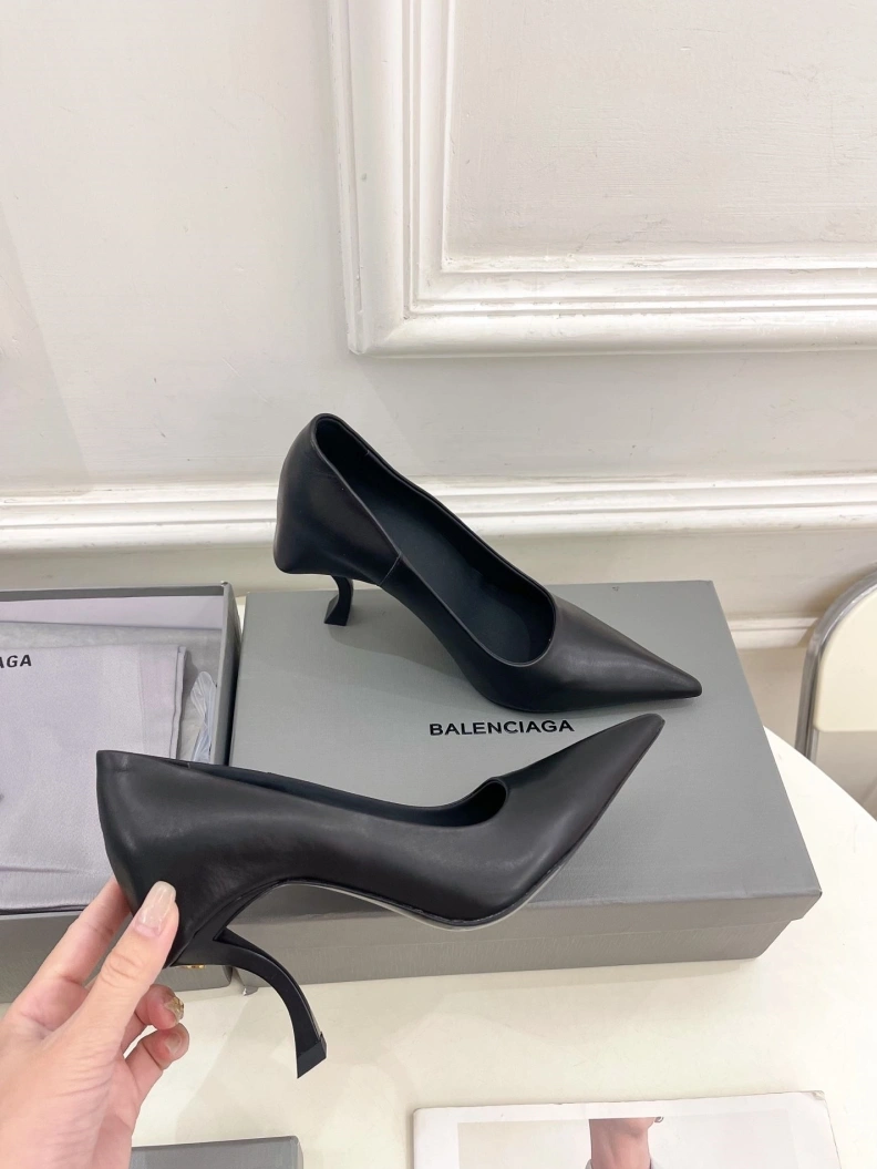 Bxlxnciaga Sandals Unique 109418