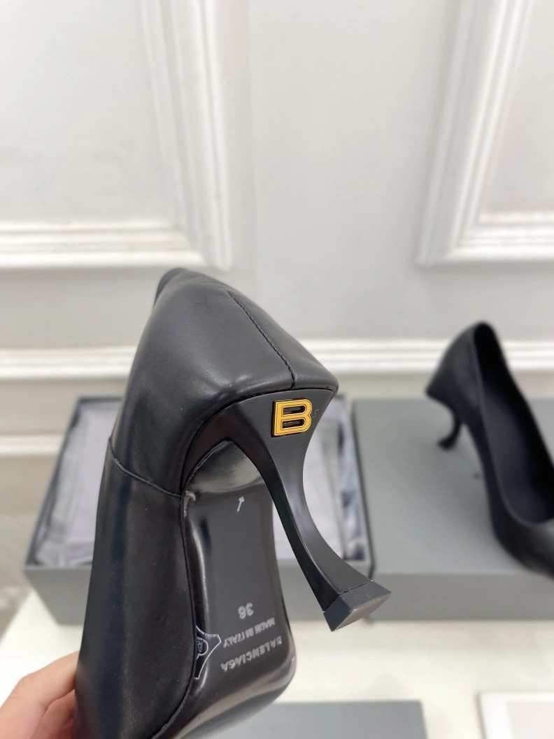 Bxlxnciaga Sandals Unique 109418