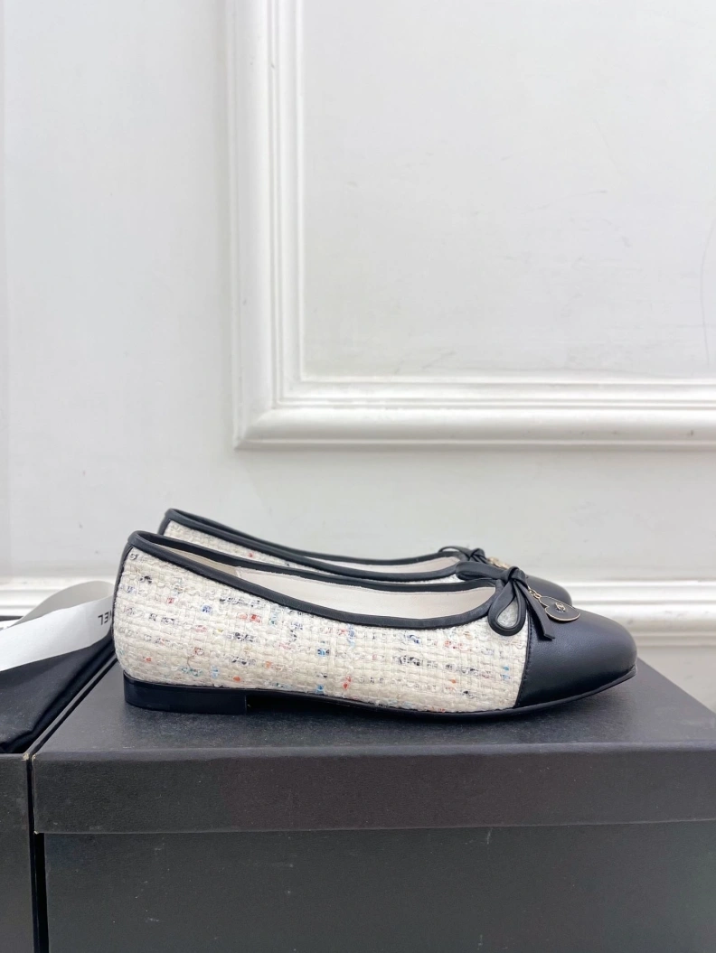 Trendsetting Chxnxl Flat Shoes 119512