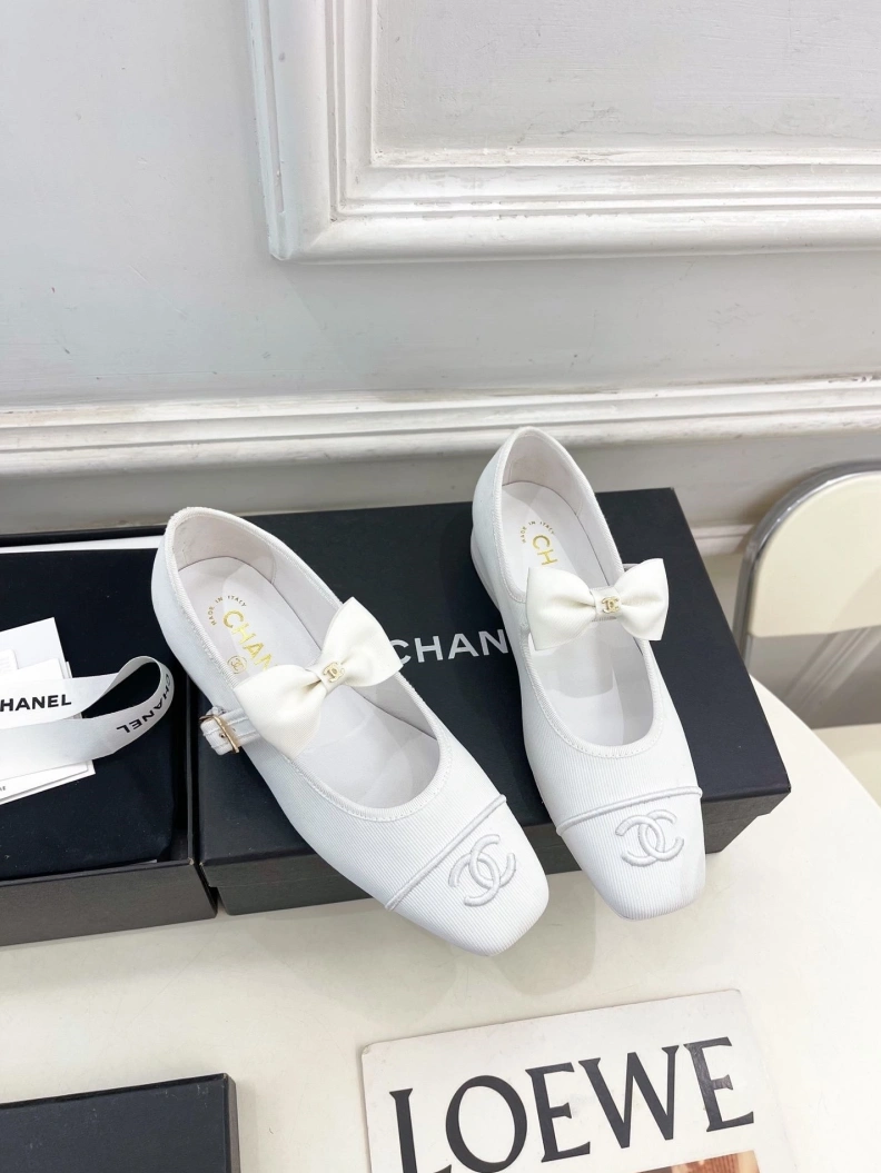 Chxnxl Flat Shoes Bold 119504
