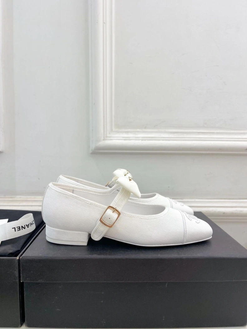 Chxnxl Flat Shoes Bold 119504