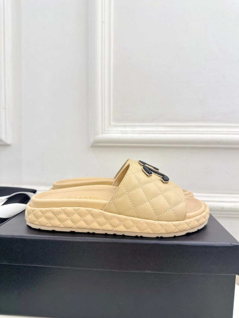 GoodFit Chxnxl Slippers 119001
