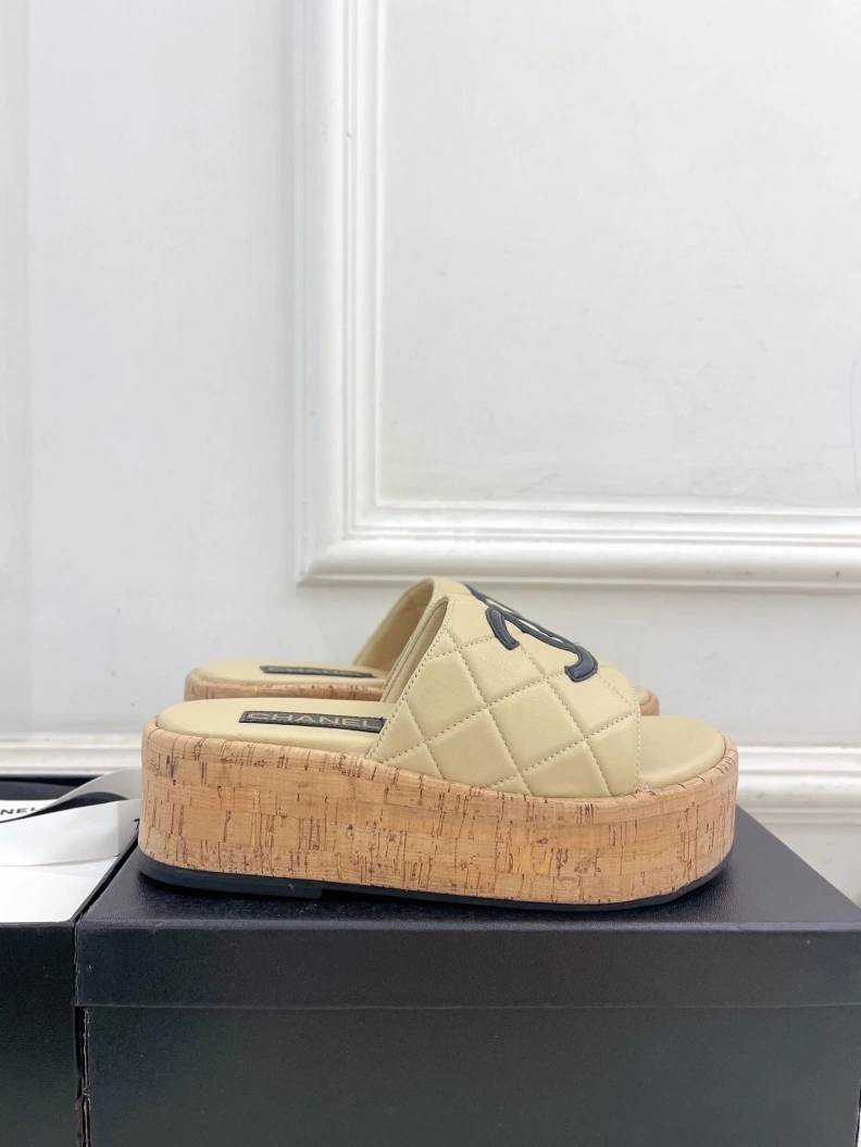 EasyMatch Chxnxl Slippers 118998