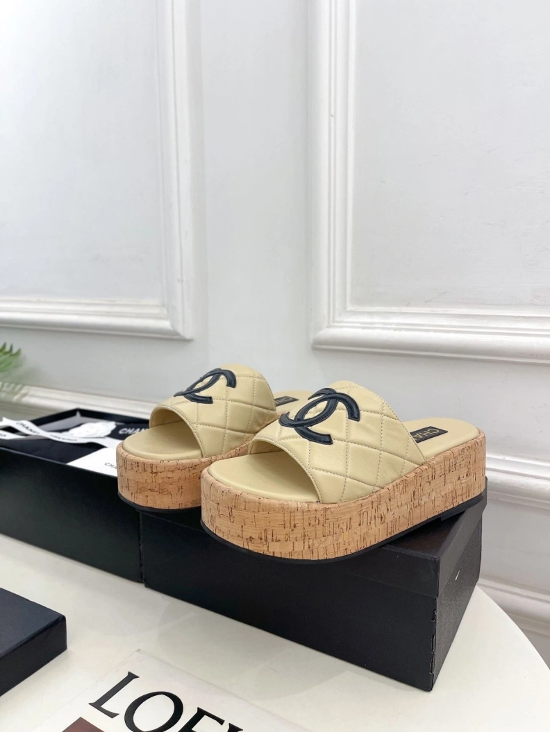 EasyMatch Chxnxl Slippers 118998