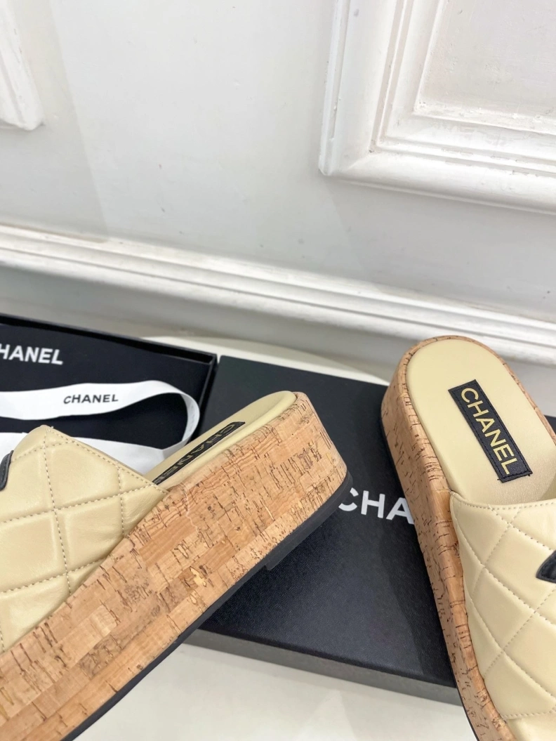 EasyMatch Chxnxl Slippers 118998