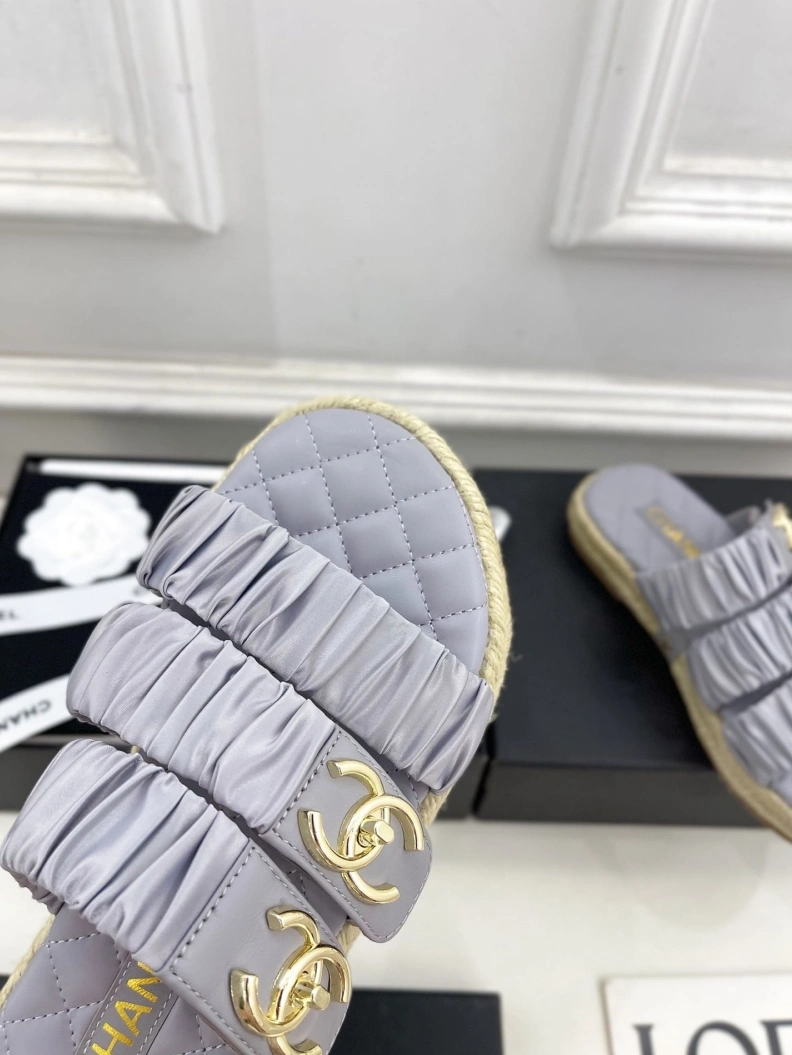 ModernLook Chxnxl Slippers 118995