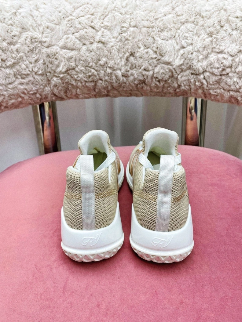 Versatile Othxr Sneakers 212045