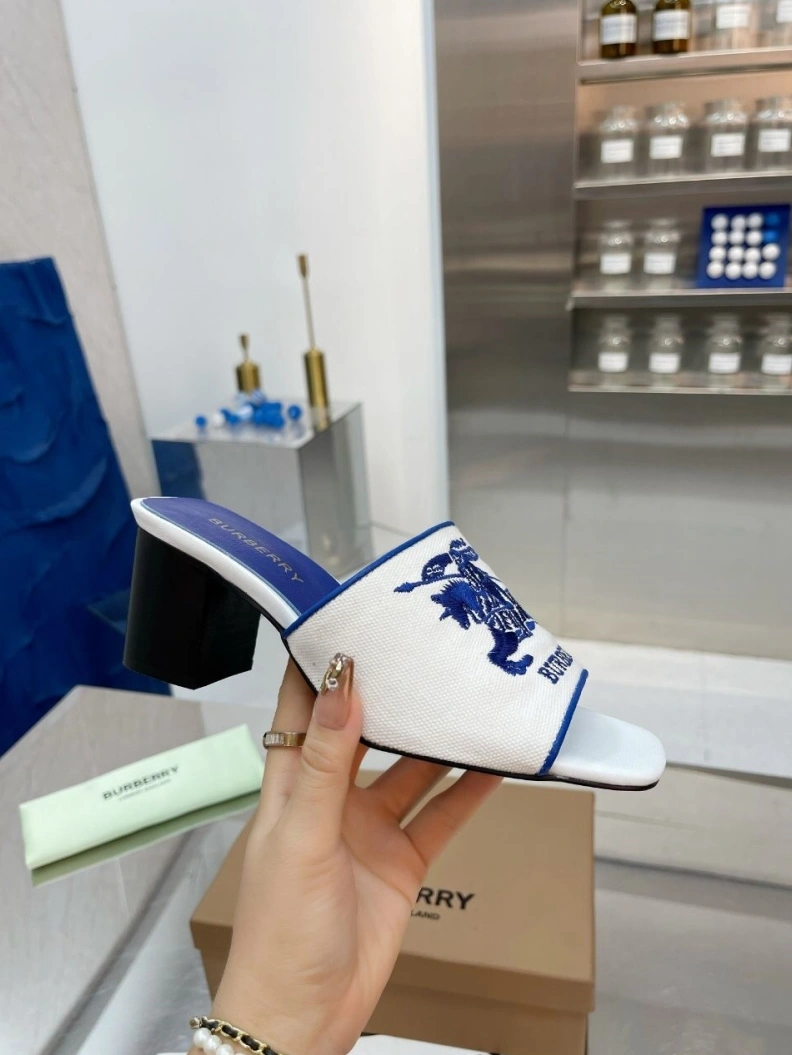 Cozy Bxrbxrry Slippers 114834