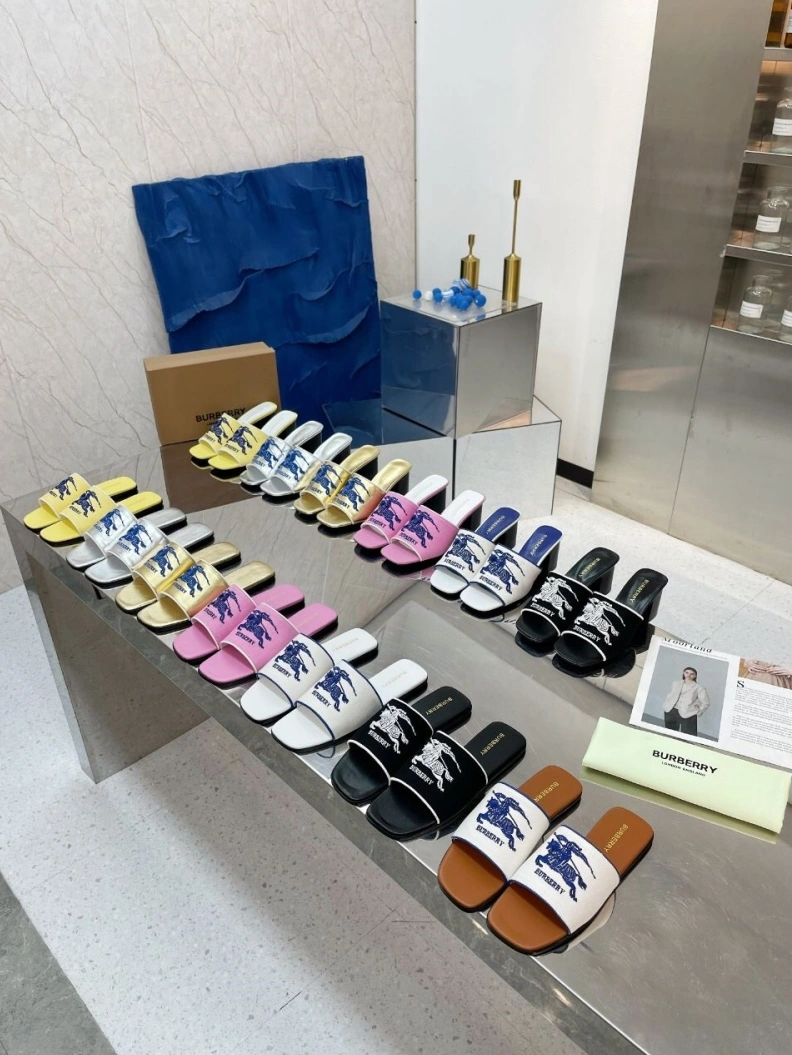 Cozy Bxrbxrry Slippers 114834