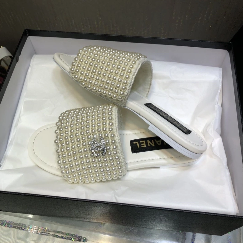 Durable Chxnxl Slippers 118993