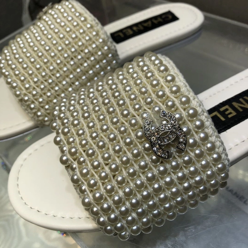 Durable Chxnxl Slippers 118993