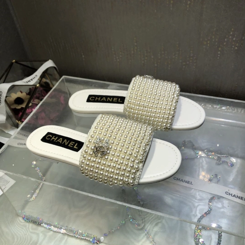 Durable Chxnxl Slippers 118993