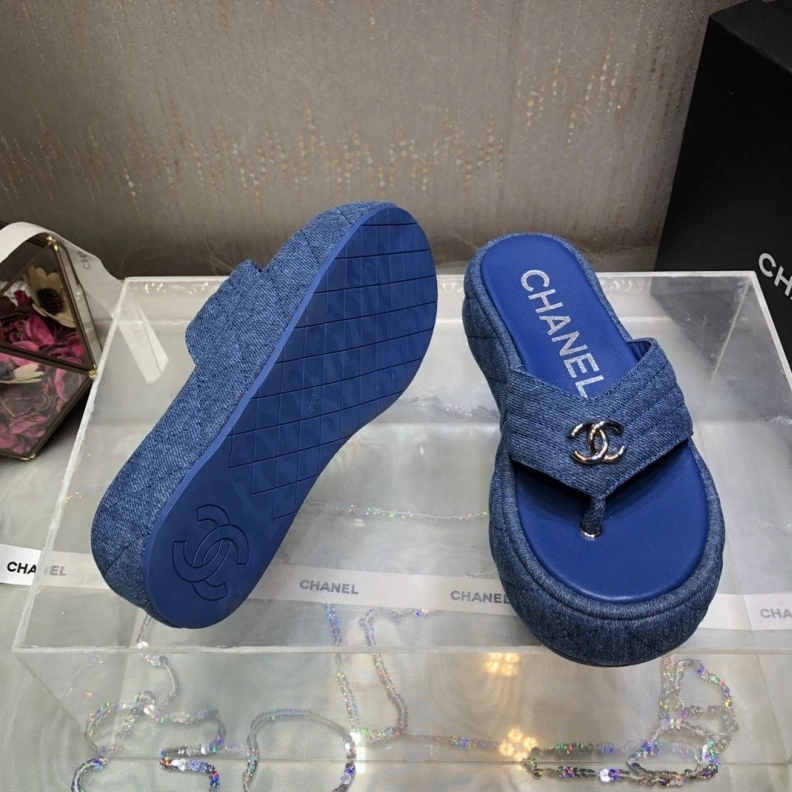 Versatile Chxnxl Slippers 118992