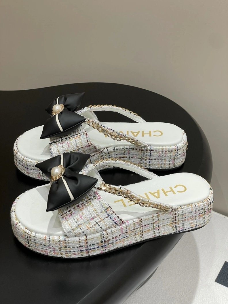Flexible Chxnxl Slippers 118989