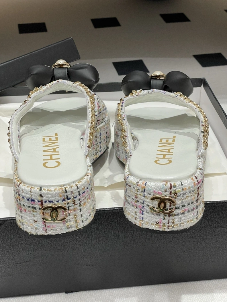 Flexible Chxnxl Slippers 118989