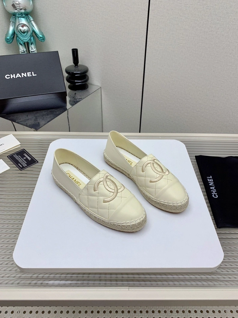 Bright Chxnxl Flat Shoes 119511