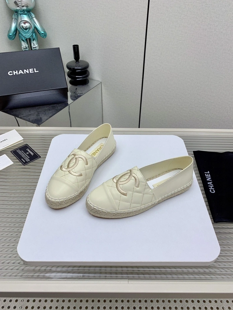 Bright Chxnxl Flat Shoes 119511
